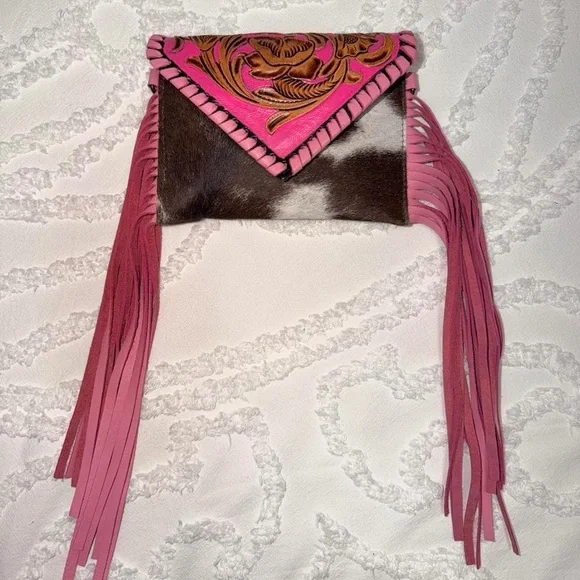 Handtooled Pink Leather Fringe Crossbody Bag with Cowhide NWOT - Picture 2 of 5